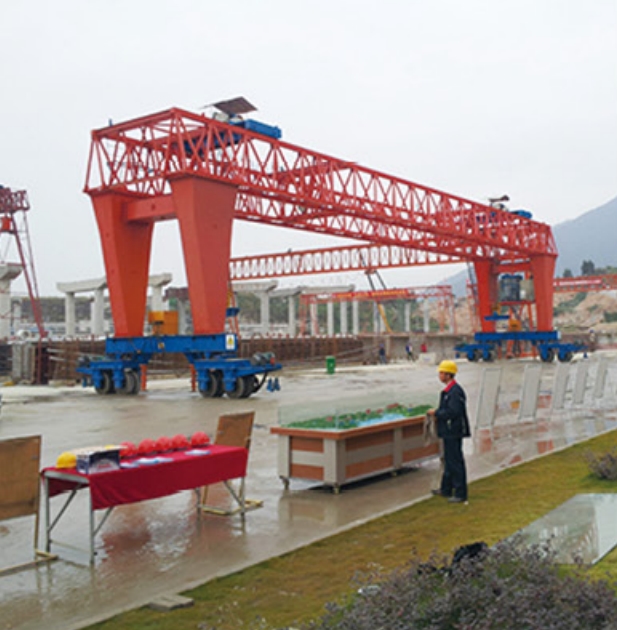 輪胎吊四川成都中鐵八局制梁場施工作業