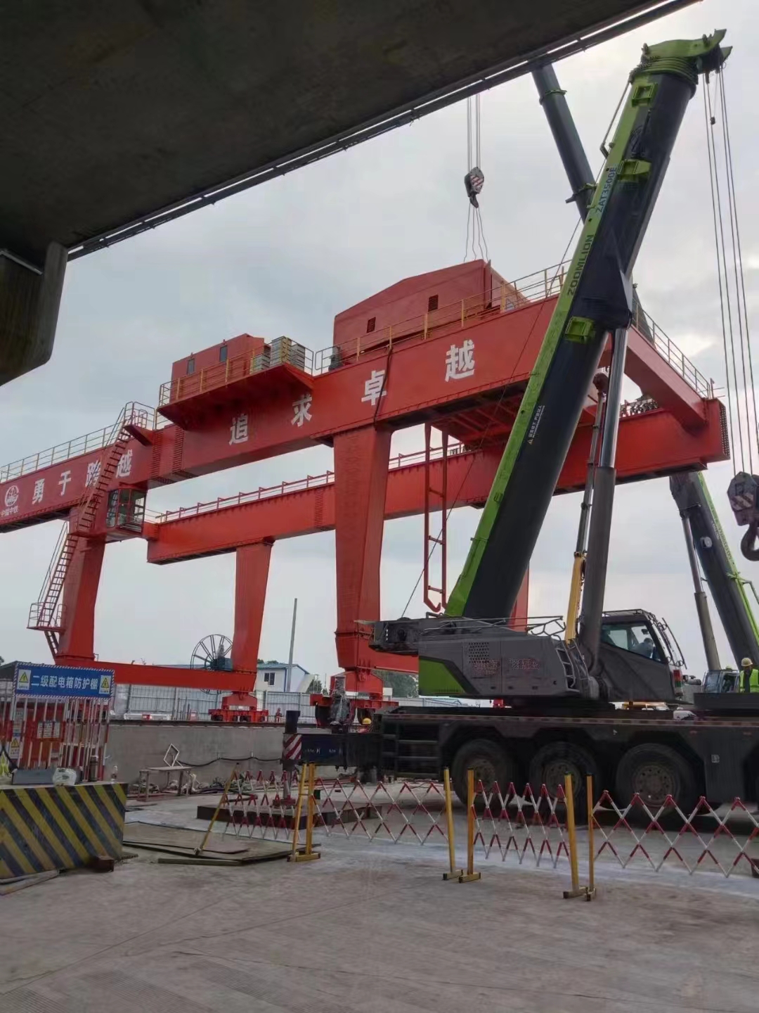 起重機出渣機75/30噸，跨度30米安裝完成